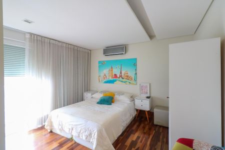 Casa à venda com 380m², 3 quartos e 6 vagas Casa à venda com 380m², 3 quartos e 6 vagasQuarto 2