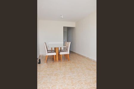 Apartamento à venda com 63m², 2 quartos e 1 vaga Apartamento à venda com 63m², 2 quartos e 1 vagaDetalhe - Sala