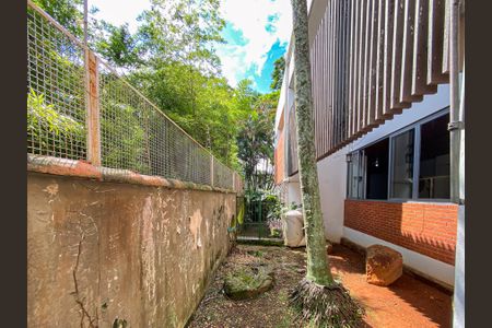 Casa à venda com 462m², 4 quartos e 2 vagas Casa à venda com 462m², 4 quartos e 2 vagasÁrea comum