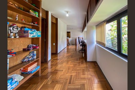 Casa à venda com 462m², 4 quartos e 2 vagas Casa à venda com 462m², 4 quartos e 2 vagasSala 2