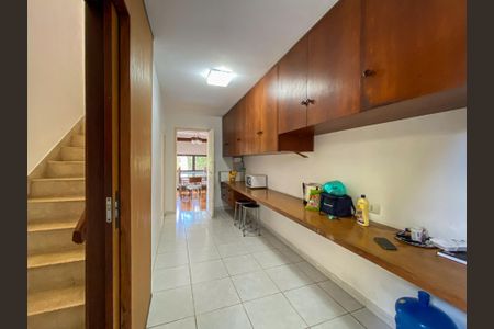 Casa à venda com 462m², 4 quartos e 2 vagas Casa à venda com 462m², 4 quartos e 2 vagasCozinha