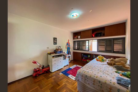 Casa à venda com 462m², 4 quartos e 2 vagas Casa à venda com 462m², 4 quartos e 2 vagasQuarto 2