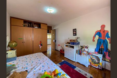 Casa à venda com 462m², 4 quartos e 2 vagas Casa à venda com 462m², 4 quartos e 2 vagasQuarto 2