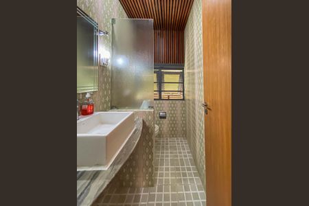 Casa à venda com 462m², 4 quartos e 2 vagas Casa à venda com 462m², 4 quartos e 2 vagasBanheiro 1