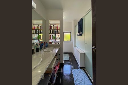 Casa à venda com 462m², 4 quartos e 2 vagas Casa à venda com 462m², 4 quartos e 2 vagasBanheiro - Quarto 1