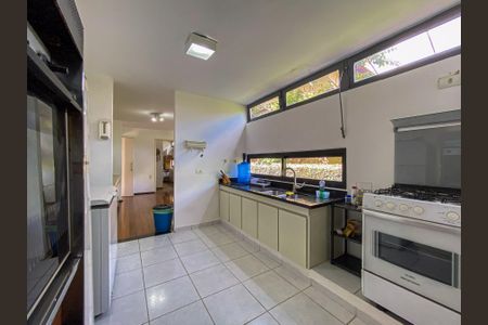 Casa à venda com 462m², 4 quartos e 2 vagas Casa à venda com 462m², 4 quartos e 2 vagasCozinha