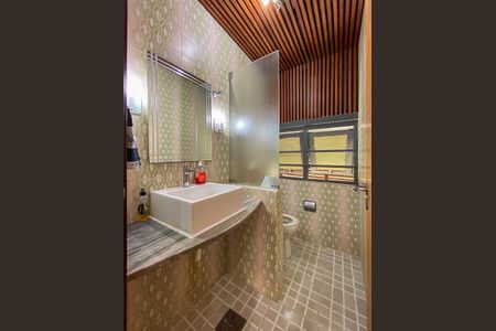 Casa à venda com 462m², 4 quartos e 2 vagas Casa à venda com 462m², 4 quartos e 2 vagasBanheiro 1