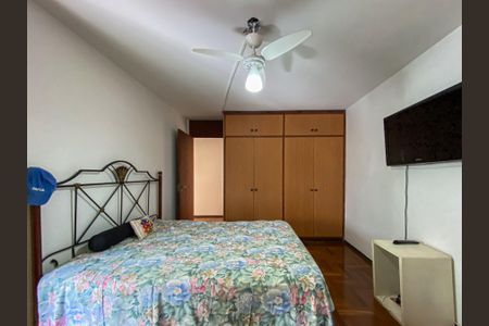 Casa à venda com 462m², 4 quartos e 2 vagas Casa à venda com 462m², 4 quartos e 2 vagasQuarto 4