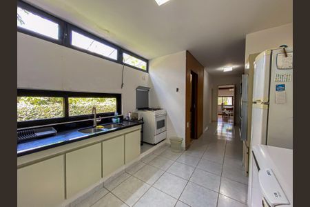 Casa à venda com 462m², 4 quartos e 2 vagas Casa à venda com 462m², 4 quartos e 2 vagasCozinha