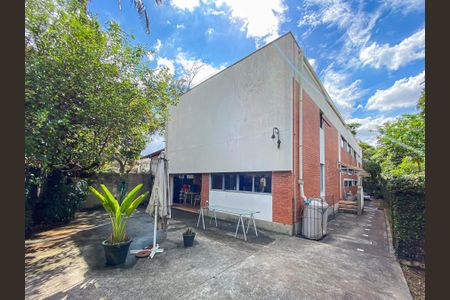 Casa à venda com 462m², 4 quartos e 2 vagas Casa à venda com 462m², 4 quartos e 2 vagasÁrea comum