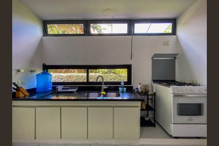 Casa à venda com 462m², 4 quartos e 2 vagas Casa à venda com 462m², 4 quartos e 2 vagasCozinha