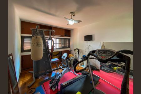 Casa à venda com 462m², 4 quartos e 2 vagas Casa à venda com 462m², 4 quartos e 2 vagasQuarto 3