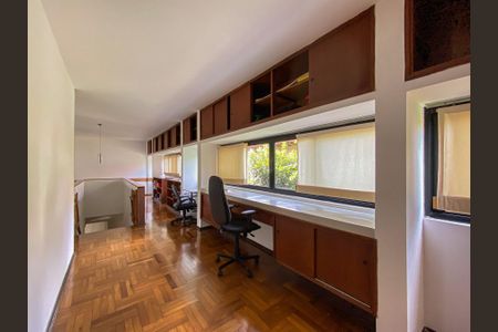 Casa à venda com 462m², 4 quartos e 2 vagas Casa à venda com 462m², 4 quartos e 2 vagasSala 2