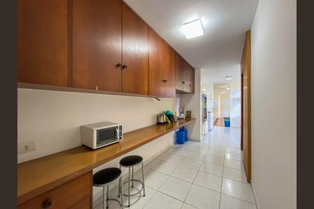 Casa à venda com 462m², 4 quartos e 2 vagas Casa à venda com 462m², 4 quartos e 2 vagasCozinha