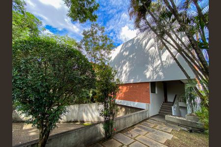 Casa à venda com 462m², 4 quartos e 2 vagas Casa à venda com 462m², 4 quartos e 2 vagasÁrea comum