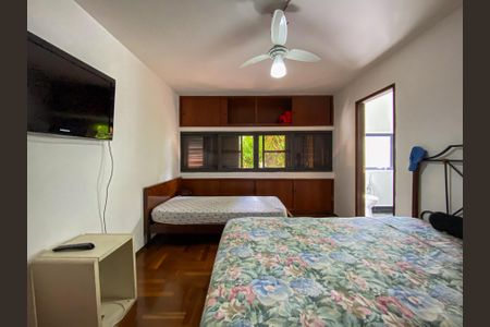 Casa à venda com 462m², 4 quartos e 2 vagas Casa à venda com 462m², 4 quartos e 2 vagasQuarto 4