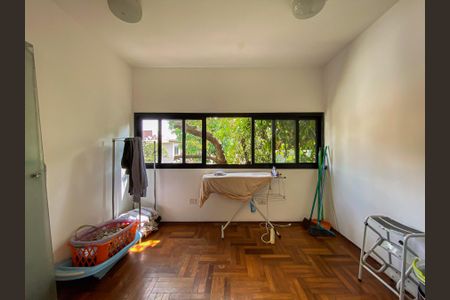 Casa à venda com 462m², 4 quartos e 2 vagas Casa à venda com 462m², 4 quartos e 2 vagasQuarto de Serviço