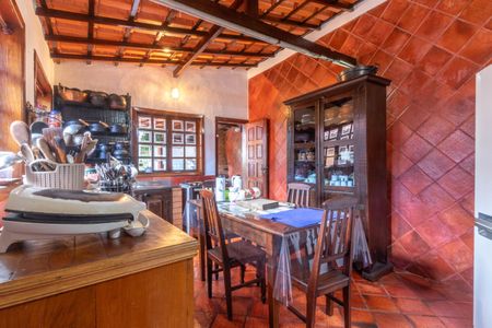 Casa de condomínio à venda com 595m², 4 quartos e 6 vagas Casa de condomínio à venda com 595m², 4 quartos e 6 vagasCozinha Gourmet