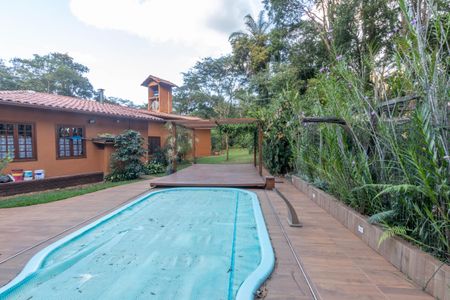 Casa de condomínio à venda com 595m², 4 quartos e 6 vagas Casa de condomínio à venda com 595m², 4 quartos e 6 vagasPiscina