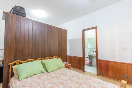 Casa de condomínio à venda com 595m², 4 quartos e 6 vagas Casa de condomínio à venda com 595m², 4 quartos e 6 vagasSuíte 2