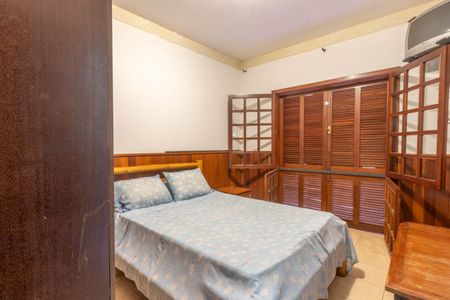 Casa de condomínio à venda com 595m², 4 quartos e 6 vagas Casa de condomínio à venda com 595m², 4 quartos e 6 vagasSuíte 3