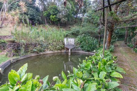 Casa de condomínio à venda com 595m², 4 quartos e 6 vagas Casa de condomínio à venda com 595m², 4 quartos e 6 vagasÁrea externa