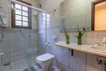 Casa de condomínio à venda com 595m², 4 quartos e 6 vagas Casa de condomínio à venda com 595m², 4 quartos e 6 vagasBanheiro