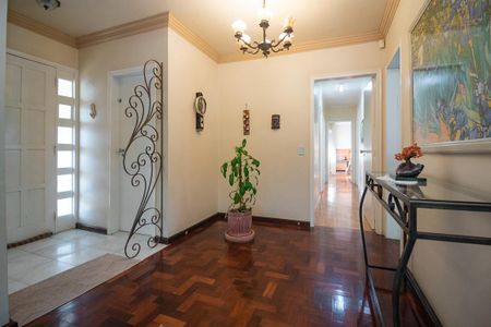 Casa de condomínio à venda com 198m², 3 quartos e 2 vagas Casa de condomínio à venda com 198m², 3 quartos e 2 vagasHall de entrada