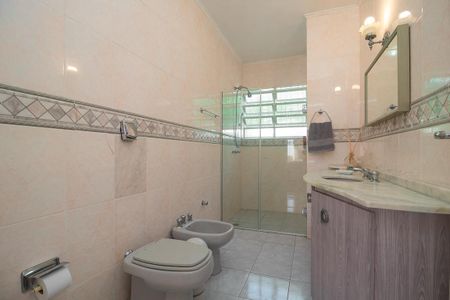 Casa de condomínio à venda com 198m², 3 quartos e 2 vagas Casa de condomínio à venda com 198m², 3 quartos e 2 vagasBanheiro