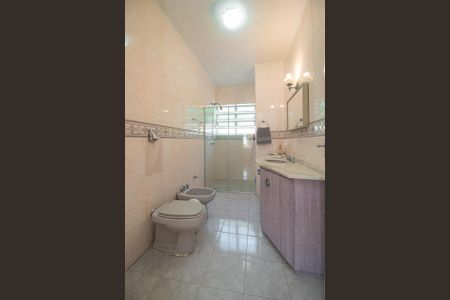Casa de condomínio à venda com 198m², 3 quartos e 2 vagas Casa de condomínio à venda com 198m², 3 quartos e 2 vagasBanheiro