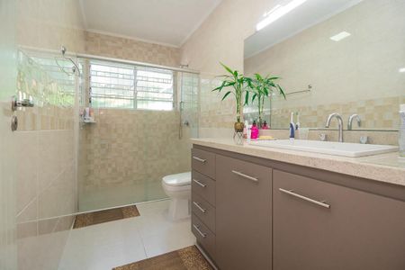 Casa de condomínio à venda com 198m², 3 quartos e 2 vagas Casa de condomínio à venda com 198m², 3 quartos e 2 vagasQuarto 1 - Suíte