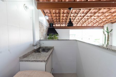 Casa à venda com 265m², 4 quartos e 2 vagas Casa à venda com 265m², 4 quartos e 2 vagasLavanderia