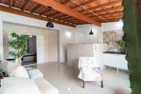 Casa à venda com 265m², 4 quartos e 2 vagas Casa à venda com 265m², 4 quartos e 2 vagasVaranda