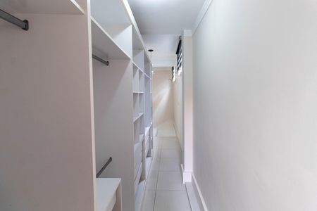 Casa à venda com 265m², 4 quartos e 2 vagas Casa à venda com 265m², 4 quartos e 2 vagasQuarto