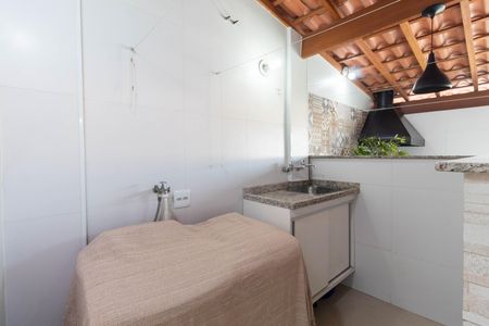 Casa à venda com 265m², 4 quartos e 2 vagas Casa à venda com 265m², 4 quartos e 2 vagasLavanderia
