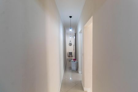 Casa à venda com 265m², 4 quartos e 2 vagas Casa à venda com 265m², 4 quartos e 2 vagasCorredor