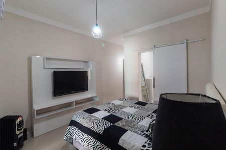 Casa à venda com 265m², 4 quartos e 2 vagas Casa à venda com 265m², 4 quartos e 2 vagasQuarto Suíte