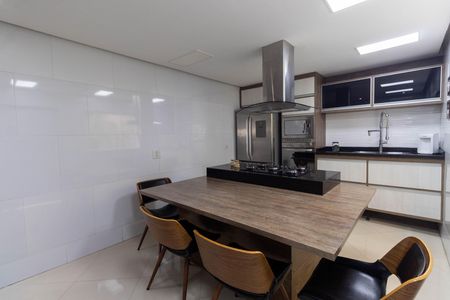 Casa à venda com 265m², 4 quartos e 2 vagas Casa à venda com 265m², 4 quartos e 2 vagasCozinha
