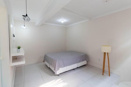 Casa à venda com 265m², 4 quartos e 2 vagas Casa à venda com 265m², 4 quartos e 2 vagasSuíte