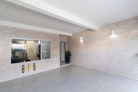 Casa à venda com 265m², 4 quartos e 2 vagas Casa à venda com 265m², 4 quartos e 2 vagasGaragem
