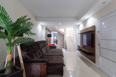 Casa à venda com 265m², 4 quartos e 2 vagas Casa à venda com 265m², 4 quartos e 2 vagasSala