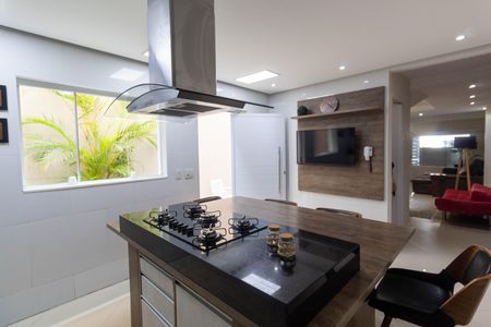 Casa à venda com 265m², 4 quartos e 2 vagas Casa à venda com 265m², 4 quartos e 2 vagasCozinha