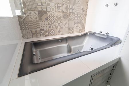 Casa à venda com 265m², 4 quartos e 2 vagas Casa à venda com 265m², 4 quartos e 2 vagasBanheiro da Suíte