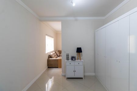 Casa à venda com 265m², 4 quartos e 2 vagas Casa à venda com 265m², 4 quartos e 2 vagasQuarto 1