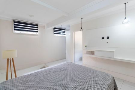 Casa à venda com 265m², 4 quartos e 2 vagas Casa à venda com 265m², 4 quartos e 2 vagasSuíte