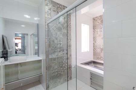 Casa à venda com 265m², 4 quartos e 2 vagas Casa à venda com 265m², 4 quartos e 2 vagasBanheiro da Suíte