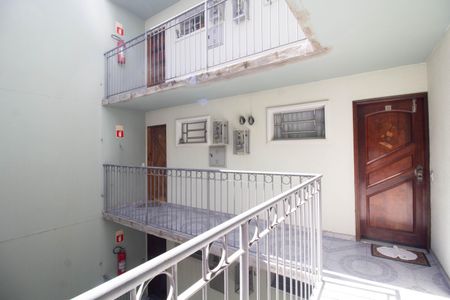 Apartamento à venda com 42m², 2 quartos e 1 vaga Apartamento à venda com 42m², 2 quartos e 1 vagaÁrea comum - Pátio