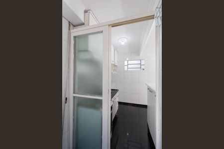 Apartamento à venda com 42m², 2 quartos e 1 vaga Apartamento à venda com 42m², 2 quartos e 1 vagaCozinha e Área de Serviço