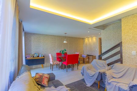 Casa para alugar com 148m², 4 quartos e 2 vagas Casa para alugar com 148m², 4 quartos e 2 vagasSala