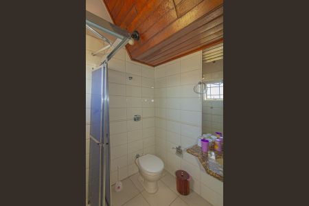 Casa para alugar com 148m², 4 quartos e 2 vagas Casa para alugar com 148m², 4 quartos e 2 vagasBanheiro da Suíte 2